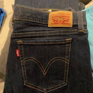 Woman’s Levi Jeans- 415 Relaxed Bootcut W28 L32